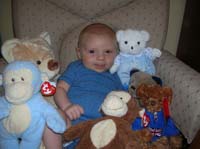 33-Kenny_and_all_his_friends-look_at_his_big_belly