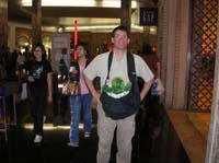 11-Daddy_gets_to_carry_my_turtle