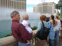 13-Kenny_gets_to_see_the_Bellagio_Fountains_for_the_first_time