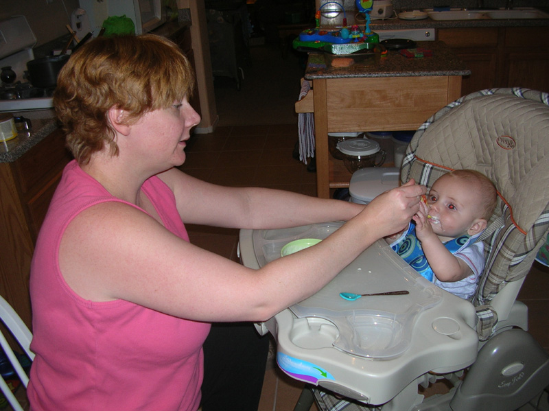 15-Mommy_feeding_Kenny