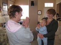 01-Kenny_clapping_with_Grammy