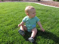 05-Kenny_sitting_in_the_grass