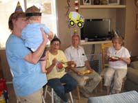 33-Kenny_wants_Baba_Richie_and_Nancy's_food