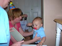 81-measuring_Kenny's_height