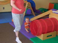 09-Kenny_and_Mommy_at_Gymboree