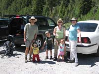12-Daddy_Kenny_Toby_Amy_Sierra_Mommy_ready_to_hike
