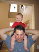 17-Kenny_on_Daddy's_shoulders