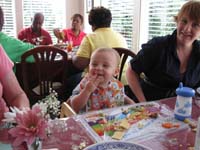 39-Kenny_shoving_a_fried_chicken_liver_into_his_mouth