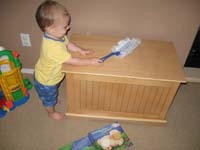 01-Kenny_helps_Mommy_dust