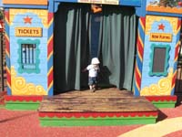 048-Kenny_on_stage