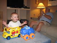 137-clapping_to_the_school_bus's_song
