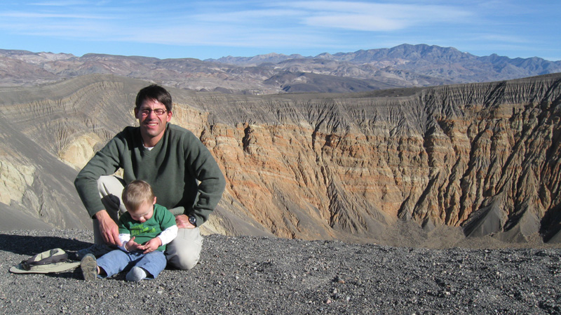 096-it's_hard_to_get_Kenny's_attention-Ubehebe_Crater