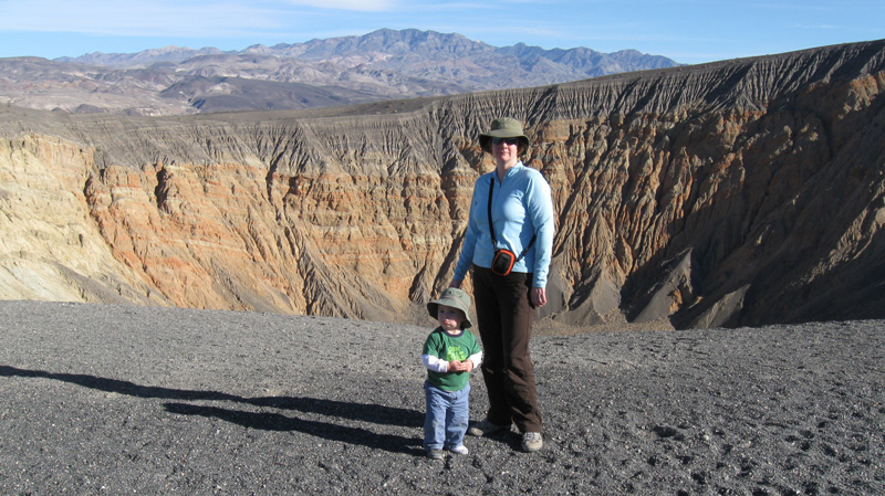 103-Kenny_and_Mommy_at_Ubehebe_Crater