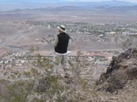 18-Daddy_pissing_on_Boulder_City