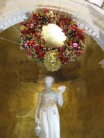 006-decorations_at_Caesar's_Palace