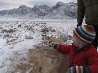 056-look_Mommy_someone_made_a_tiny_snowman
