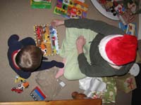 152-Mommy_and_Kenny_play_with_the_puzzle