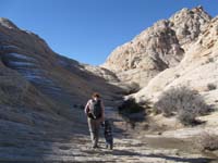 48-hiking_to_the_Whiterocks_natural_amphitheatre