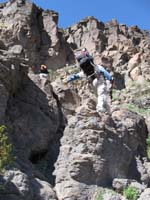 38-Daddy_Mule's_a_pro_even_though_it_looks_like_Kenny_is_going_to_fall_out_of_the_pack