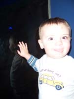 51-silly_Kenny_at_the_Georgia_Aquarium
