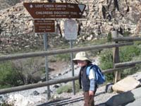 01-Kenny_at_the_trailhead_for_Lost_Creek_Canyon