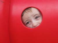 36-look_at_the_cute_face_in_the_tunnel_hole