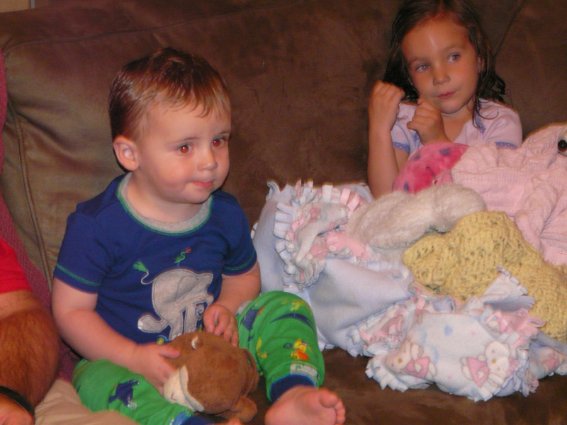 11-Kenny_and_Sierra_watching_Ratatouille