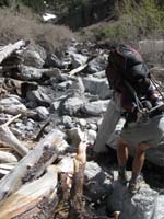 13-Daddy_scrambling_while_carrying_45_pounds