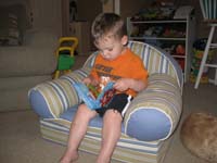 39-Kenny_enjoys_his_Little_Einsteins_birthday_card