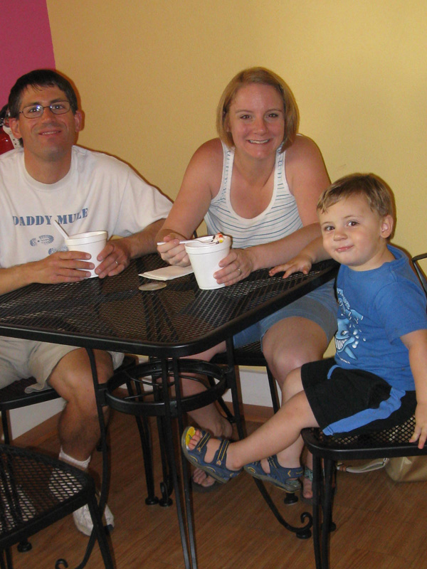 33-Daddy_Mommy_Kenny_eating_yogurt