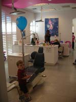 59-Kenny_the_super_patient_gets_a_blue_balloon