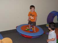 60-look_how_good_Kenny_can_balance