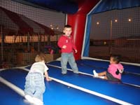 01-Kenny_the_bouncy_house_pro