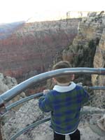 005-Kenny_likes_the_edge-Mommy_and_Daddy_like_the_fence