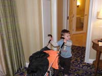 05-Kenny_hangs_out_at_the_Paris_hotel_with_Mommy