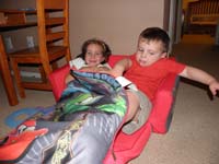 07-Kenny_and_Sierra_cuddle_up