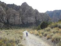 54-Kenny_running_down_the_trail