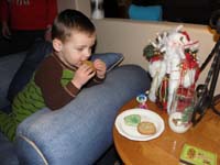 27-yummy_cookie-Daddy_worked_late_and_missed_this