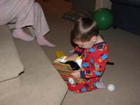 46-Kenny's_opening_a_gift