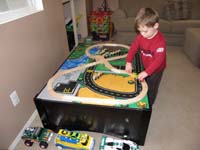 30-trying_a_flat_track_for_the_train-using_some_pieces_from_both_sets
