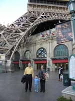 24-Poppy_Kenny_and_Baba_in_from_of_Eiffel_Tower