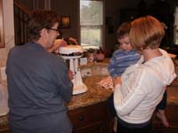 40-Grammy_makes_Kenny_a_milkshake
