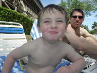 28-Kenny_chillin_by_the_pool