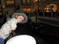35-watching_gondolas_at_The_Venetian