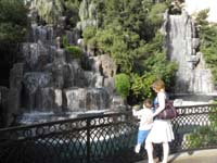 50-waterfalls_in_front_of_Wynn