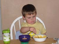 02-macaroni_and_cheese_is_not_thrilling_Kenny