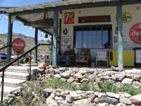 17-Jeff_and_Kenny_chill'n_on_the_porch_waiting_for_the_tour_to_start
