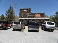 22-Kenny_and_the_home_of_the_mine_owners