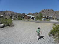 39-Kenny_and_the_mine_area