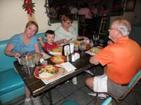 037-dinner_at_South_of_the_Border-not_the_chain-damn_good_food